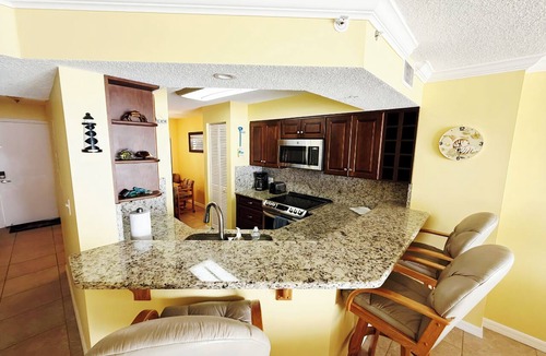 Seawinds Condo Condo | Direct Oceanfront 2-bedroom condo with pool, washer & dryer in Ormond Beach