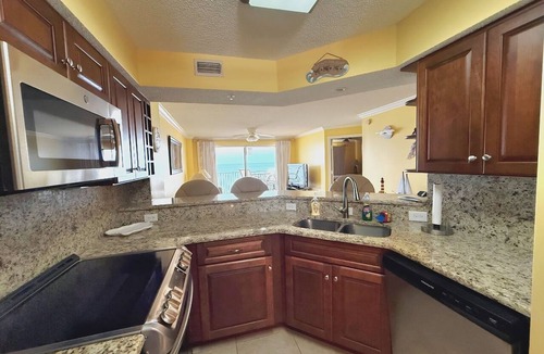 Seawinds Condo Condo | Direct Oceanfront 2-bedroom condo with pool, washer & dryer in Ormond Beach