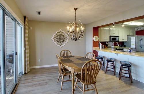 Abbeville Apartment | Dock & Ramp Access: Water-view Gem on Lake Eufaula