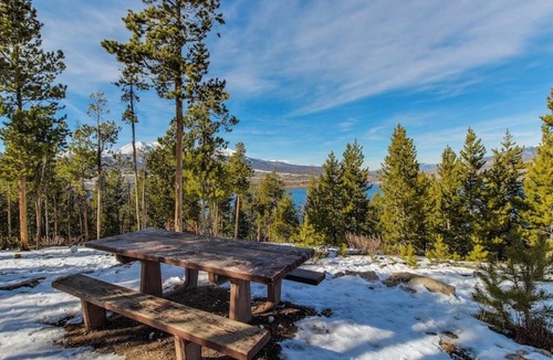 Dillon Apartment | Dog-Friendly, Walkout Basement Getaway w/Mountain Views - Close to Ski Slopes