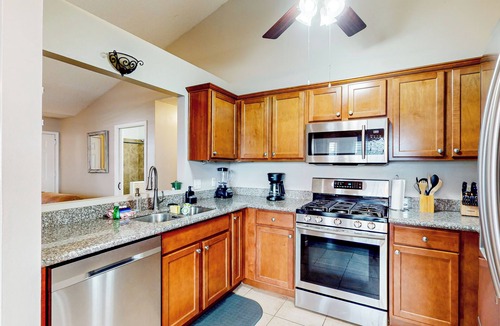 Niceville Cottage | Dog-friendly Yard! Retreat 11 Mi to Destin & Beach