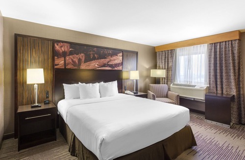 Downtown Wilmington Hotel | DoubleTree by Hilton Downtown Wilmington - Legal District