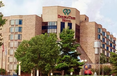 East Memphis Hotel | DoubleTree by Hilton Memphis