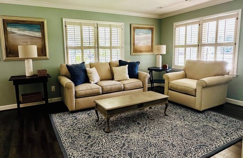 Conway House | Downtown Conway 3 bedroom home in picturesque neighborhood