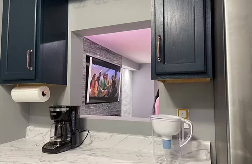 Harrisburg House | Downtown Harrisburg close to Hershey PA-Sleeps 8