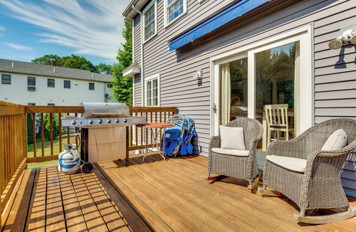 Ogunquit House | Downtown Ogunquit Home: 1 Mi to Beach!