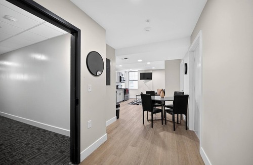 Reading Apartment | Elegant 2BR apartment with updated kitchen