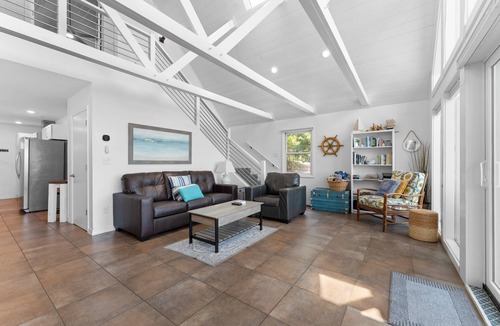Blue Eye Cottage | Enchanting Cottage with Sweeping Lake Views, Golden Sunsets, Hot Tub, Nature Trail & Dog-Friendly