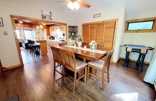 Lake Hopatcong House | Entire Private Lakefront Home on Lake Hopatcong + Kayaks and Pedalboat, 3Bd,1bth