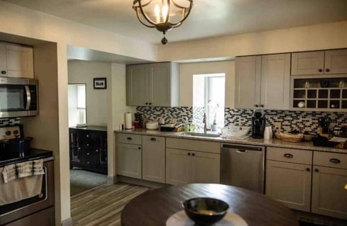 Center Valley House | Escape to Center Valley's 3-bedroom vacation home, 13 min to Dorney Park