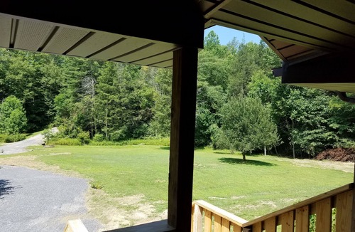 Lookout House | Exceptional Lodging at New River Gorge for the Ultimate Getaway- sleeps 18