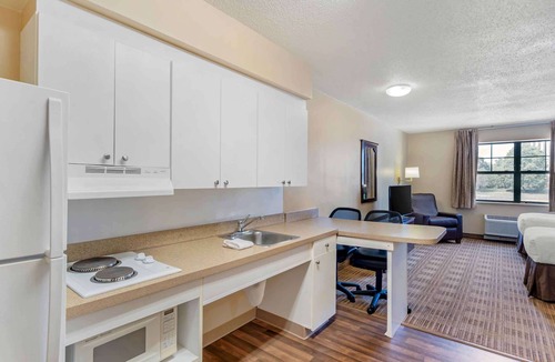 Rolling Meadows Hotel | Extended Stay America Select Suites Chicago Rolling Meadows