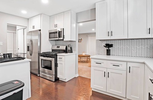 Glendale Heights House | Extended Stay Glendale Heights FHS Rental - Windsor Ln
