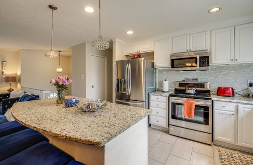 Oxon Hill-Glassmanor House | Extended stay with a big discount Near DMV & Major Highways.