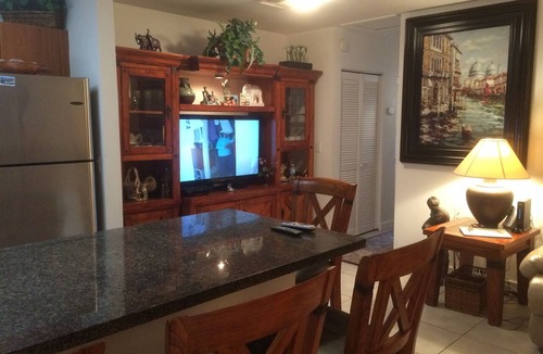 Pompano Beach Condo | FABULOUS 1BR/1BTH CONDO - 1/2 BLOCK TO BEACH