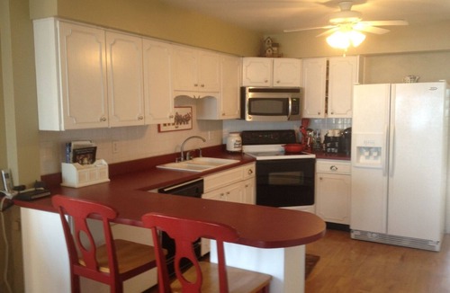 North East House | Fall Back @ Lakefront Home, Near Wineries & Breathtaking Sunsets w/Beach Access