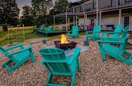 Valley Springs House | Family Mountain Escape l Views l Near Homestead