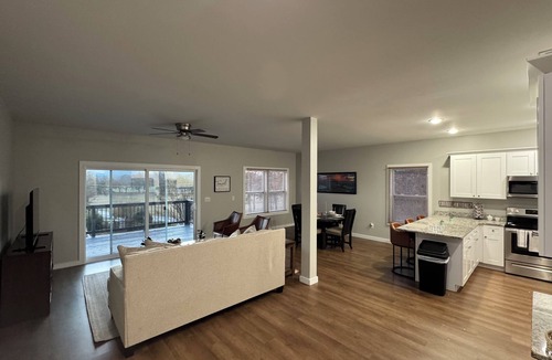 Chatsworth House | Fantastic 3-bedroom townhome with amazing views of Fort Mountain