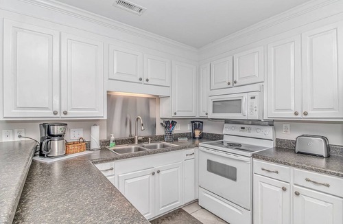 Surfside Beach Condo | FINER IN CAROLINA! AUGUST OPENING! DISCOUNTED! 3-4 night min!