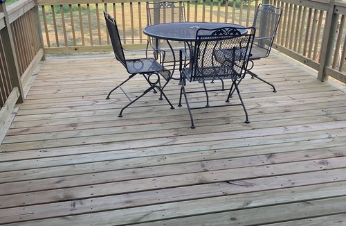 Deepwater House | Fireside Cabin – a cozy retreat at Truman Lake – relax and unwind! Pet friendly!