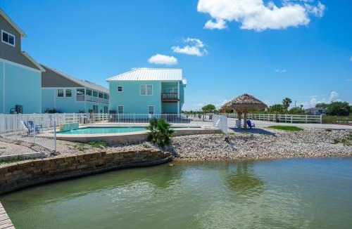 Rockport House | Fishful Thinking ! Pool on the waters edge