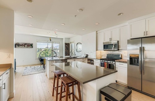 Central Boulder House | Flatiron View 2BR with Rooftop Pool