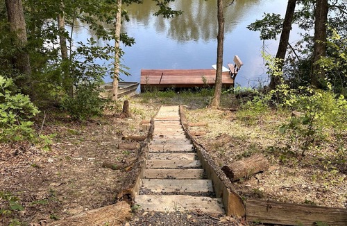 Warrenton Cabin | Forested Oasis