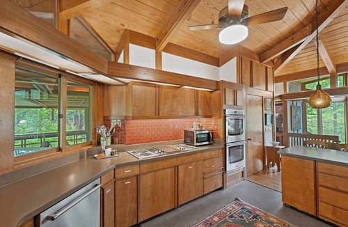 Rabun Gap House | Frank Lloyd Wright-styled Mid-Century Modern Retreat on 5 Private Acres