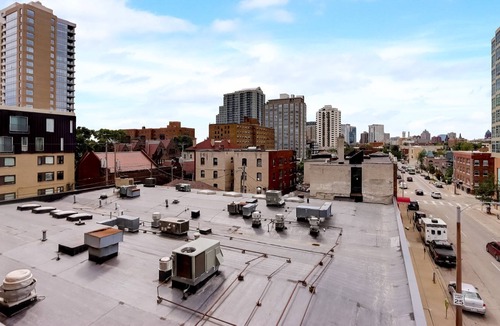 Lower East Side Apartment | FRONTDESK Urbanite Apts Lower East Side Milwaukee