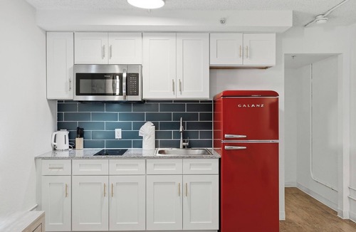 St. Johns Apartment | Functional studio with upgraded interiors