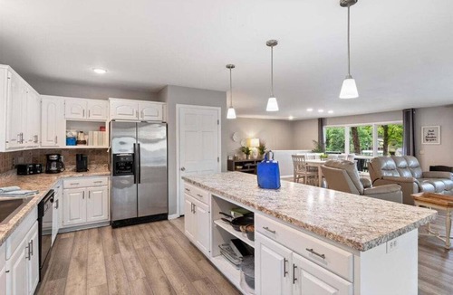 Lake Ozark House | Game Room, Dock Life, Fire Pit & Hot Tub!