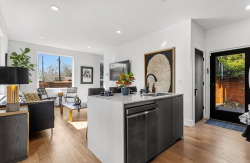 South Manchaca House | Gladeview Dr