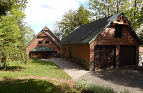 Laconia House | Gorgeous Waterfront with Dock & Mountain Views on Winnisquam - Sleeps 10