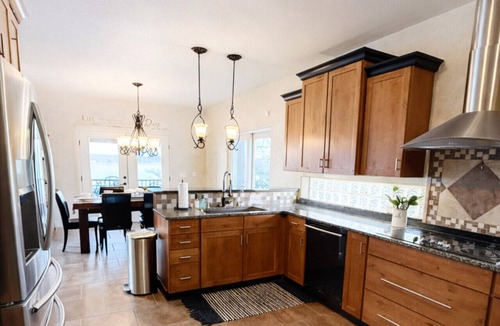 Rocky Mount House | Grand Point Luxury Lakefront 5BED/3.5BA Hottub/Dock/Movie Theater/Game Room-18PP
