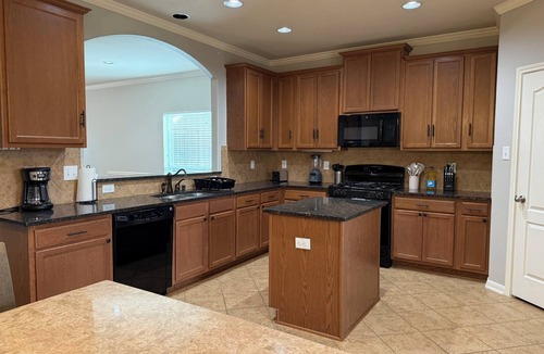 Wetmore House | Group Haven: 9 Beds 3.5 Bath with Pool & Ping Pong Tables at Southern Knoll