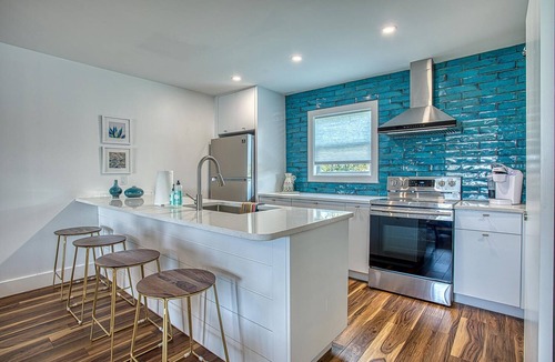 Inlet Beach House | Gulf Views! Only 30 Seconds to the beach Modern Amenities Meets Vintage Charm