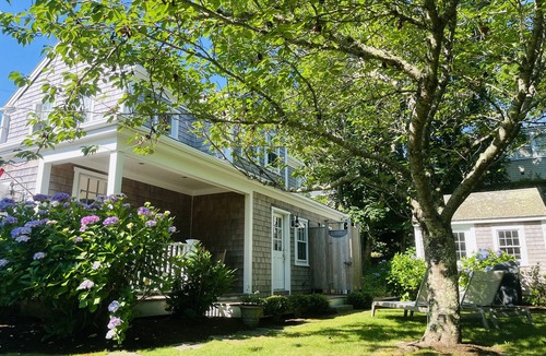 Nantucket Town Cottage | HALFSHELL- Charming 1 bedroom Cottage in town