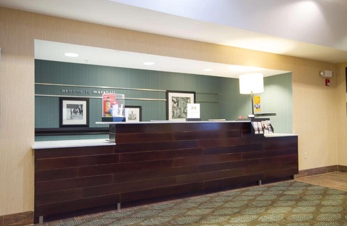 Marshall Hotel | Hampton Inn Marshall