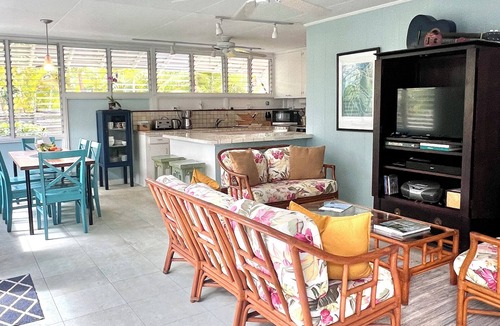 Kalama Tract House | Happy House on Exquisite Kailua Beachside Property!