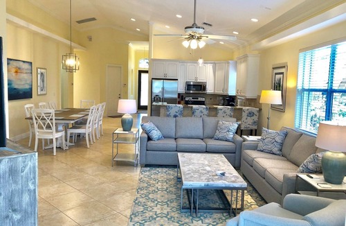 Naples Park House | High End 4 Bdrm Heated Pool Walk To Gulf Walk To Mercato Walk To The Ritz