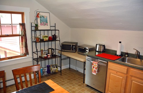 University Hill Apartment | Hiker’s Haven – Steps from Chautauqua Trails & Walk to CU