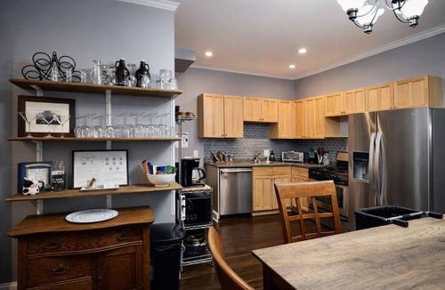 Near Northeast House | Historic Eco Rowhome, 4BR/6bed, 2.5BA, Pet Friendly, Free Street Parking