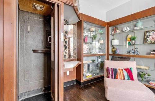 Shaw House | Historic Shaw Home Sleeps 14 Near Zoo & Arch