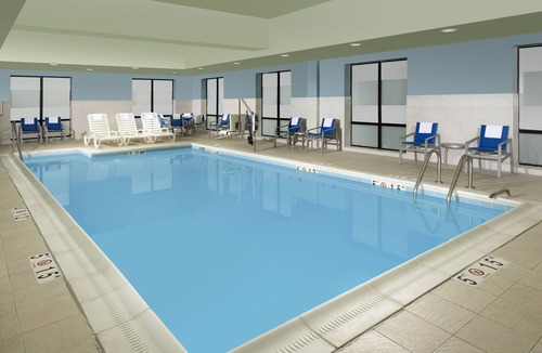 Linthicum Heights Hotel | Holiday Inn Express & Suites Baltimore - BWI Airport North, an IHG Hotel