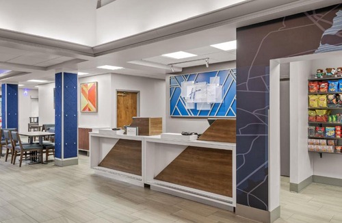 Hummelstown Hotel | Holiday Inn Express Hershey-Harrisburg Area by IHG