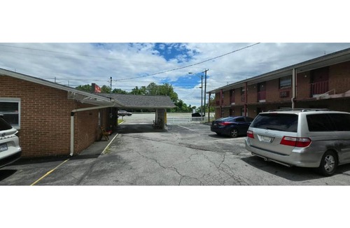 Redwood Hotel | Hometown Inn Rocky Mount VA