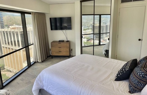 Downtown Honolulu Apartment | Honolulu Urban Oasis, Experience Breathtaking Views from Your Downtown Apartment