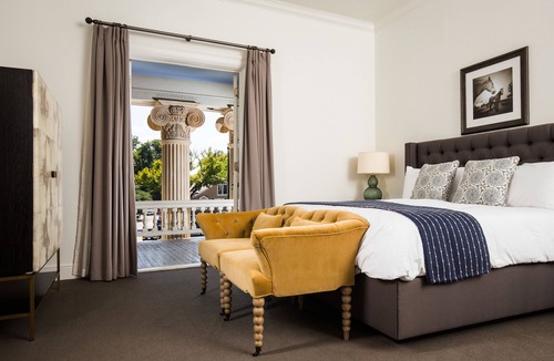 West Campus Hotel | Hotel Ella