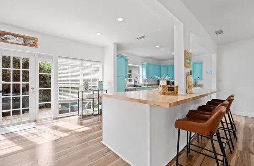 Grandview Heights House | House in Historic community of West Palm Beach w complimentary Pool Heating