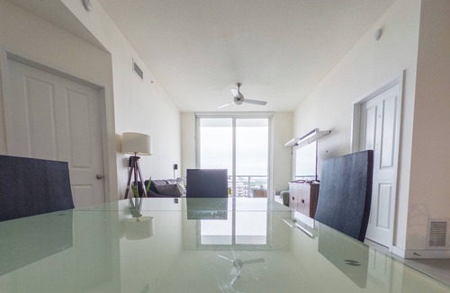 East Little Havana Apartment | HUGE WEEKLY & MONTHLY DISCOUNTS - Luxury Building with all the best amenities!